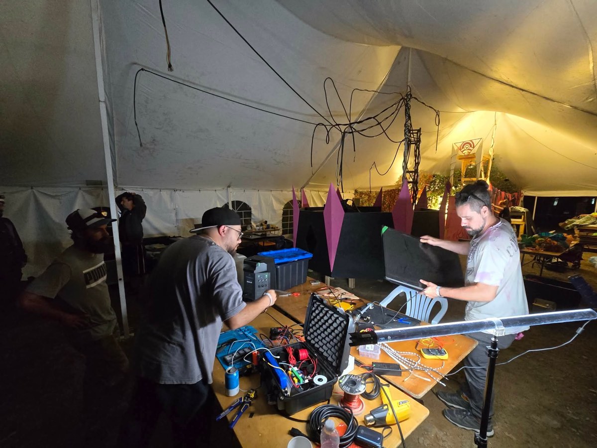 Field workshop with electronics, tools and tube runs